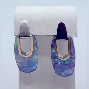 Kendra Scott Kailyn Drop Earrings in Iridescent Lilac Illusion w/NEW backs